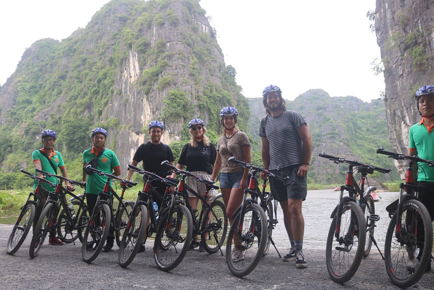 Ninh Binh Cycling Tour Hoa Lu, Tam Coc, Cuc Phuong 2 Days